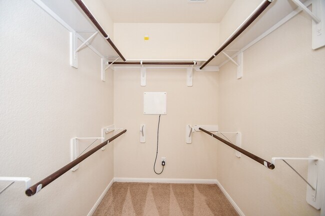 Building Photo - 2135 Waterford Park St