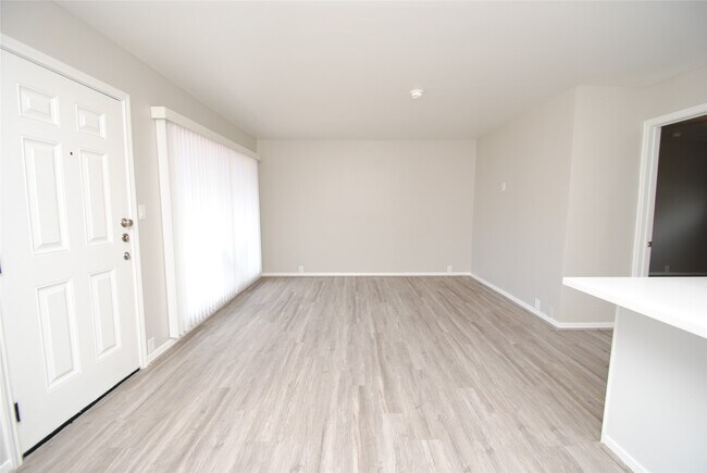 Building Photo - 2515 Yoakum Blvd