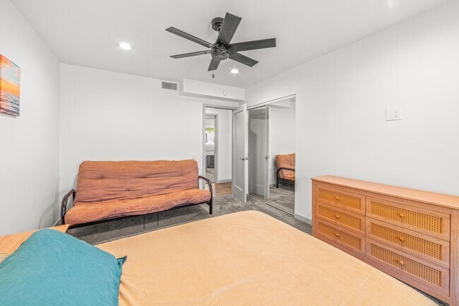 Building Photo - 1558 Wakefield Ave