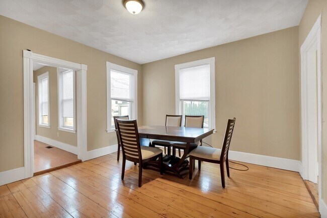 Building Photo - 199 Beacon St