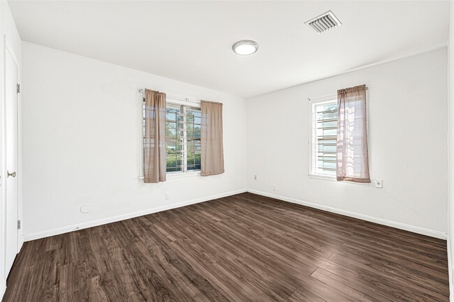 Building Photo - 3626 Yosemite St