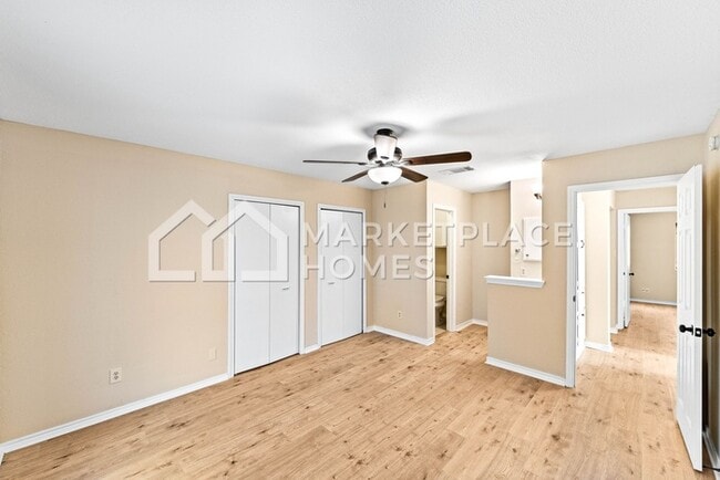 Building Photo - 1804 Easton Dr