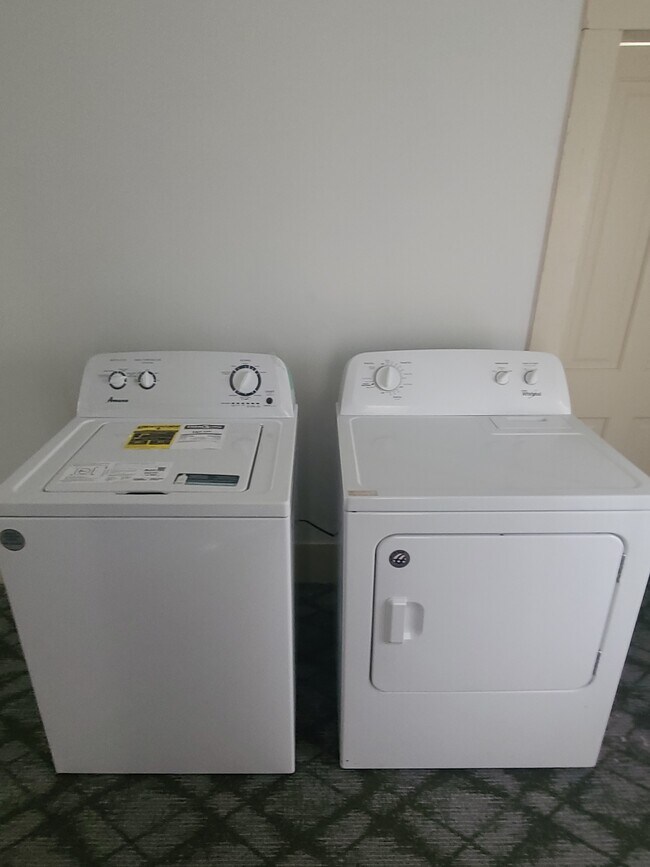 Building Photo - 1112 McClellan St