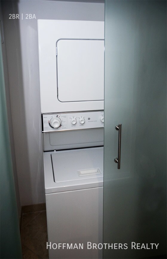 Building Photo - 455 N Spaulding Ave