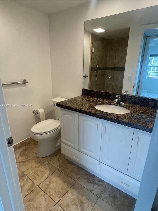 Building Photo - 485 Flanders K