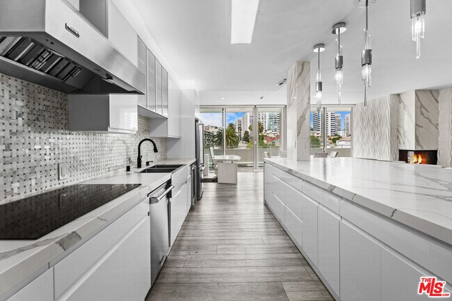 Building Photo - 1333 S Beverly Glen Blvd