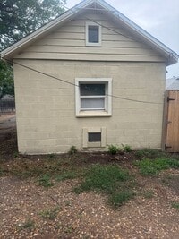 Building Photo - 1011 S Milam St