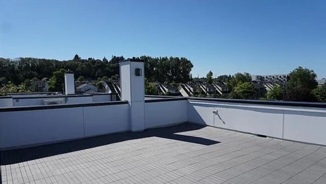 Building Photo - 4201 S Holden St