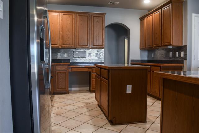 Building Photo - 409 Royal Crest Dr