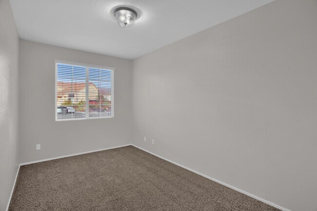 Building Photo - 409 Sutro Ct