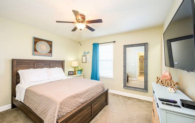 Building Photo - 617 Champion Ridge Dr