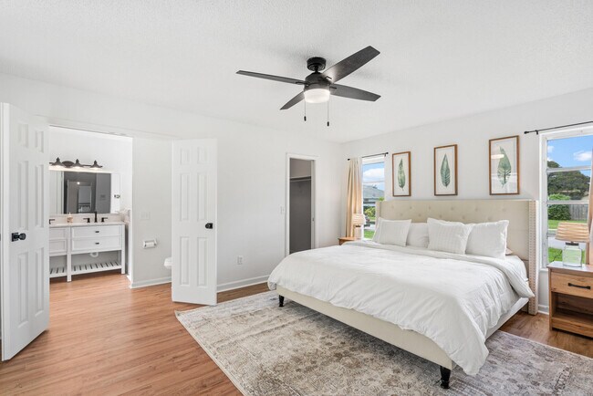 Building Photo - 1019 Larch Way