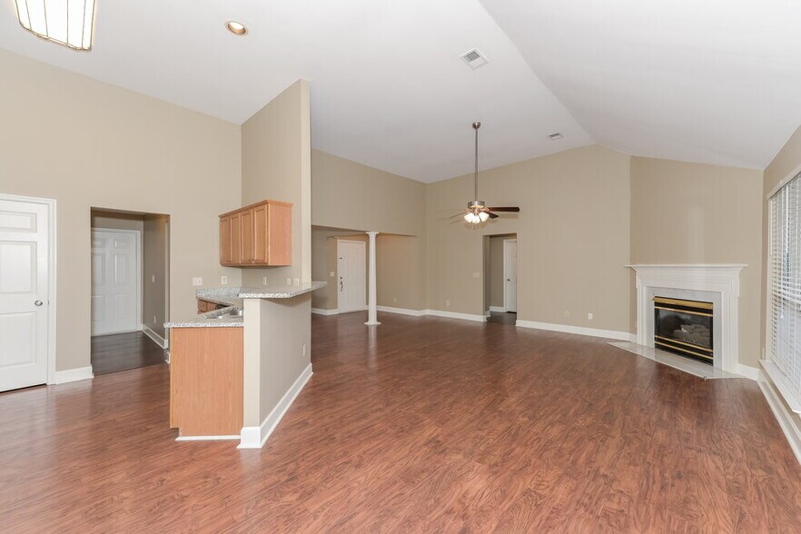 Building Photo - 1009 Nighthawk Ln