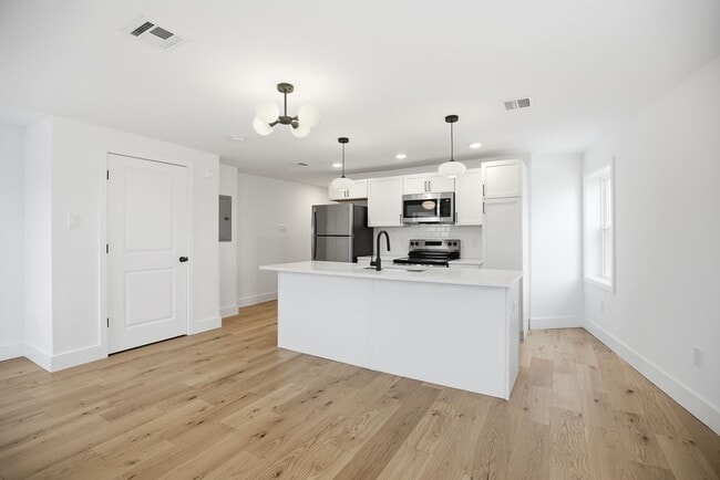 Building Photo - 2302 E Norris St