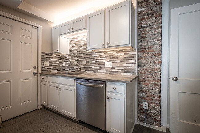 Building Photo - RockhillR6518