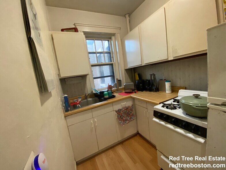 Building Photo - 317 Allston St