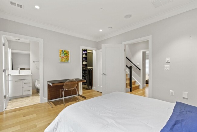 Building Photo - 1520 16th Ct N