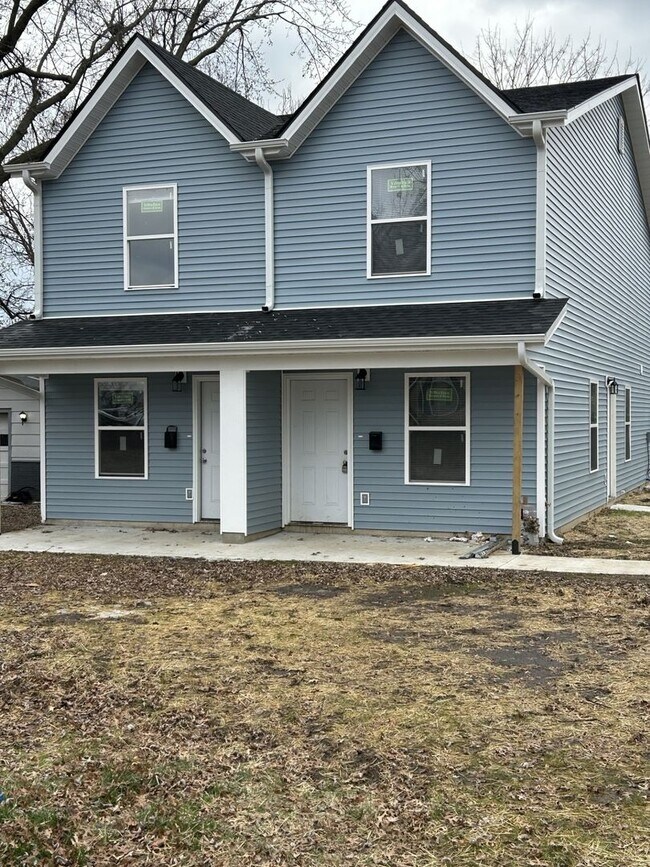 Building Photo - 518 E Monroe St