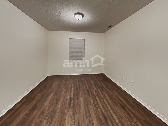 Building Photo - 2624 N Kristy Ave