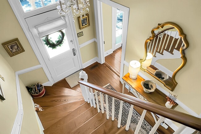 Building Photo - 6 Wentworth St