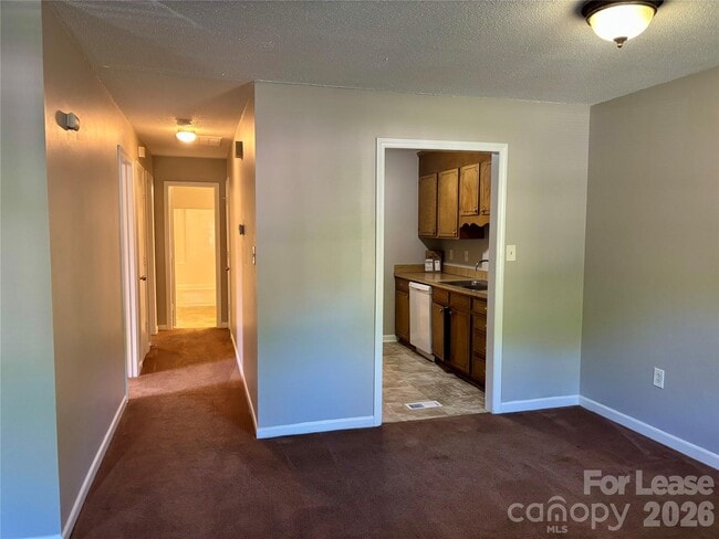 Building Photo - 3633 Driftwood Dr