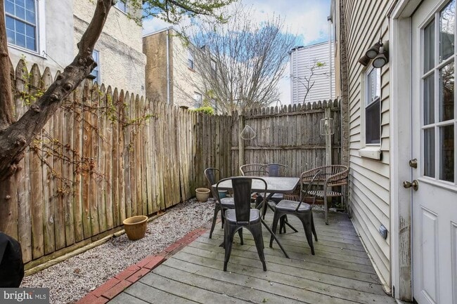 Building Photo - 2127 Kater St