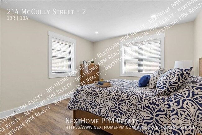 Building Photo - 214 McCully St