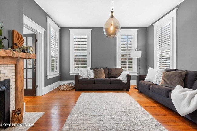 Building Photo - 4236 Melrose Ave