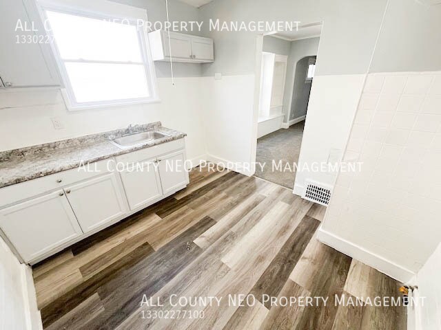 Building Photo - 3412 W 117th St