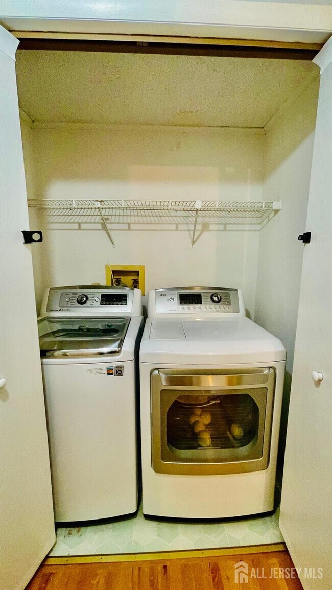 Building Photo - 4702 Hana Rd