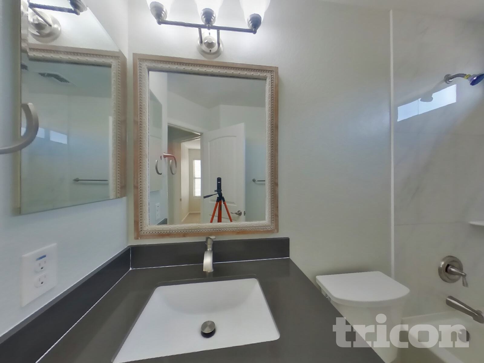 Building Photo - 8701 S 50th Dr