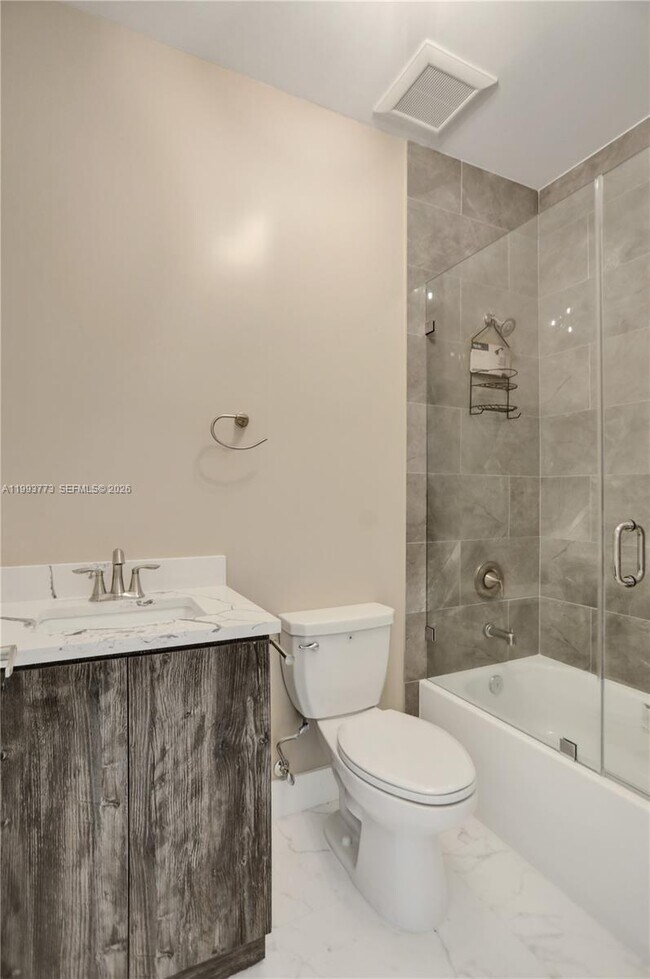 Building Photo - 1620 NW 31st Ave