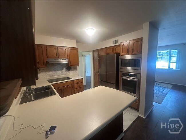 Building Photo - 2217 Bacon Park Dr