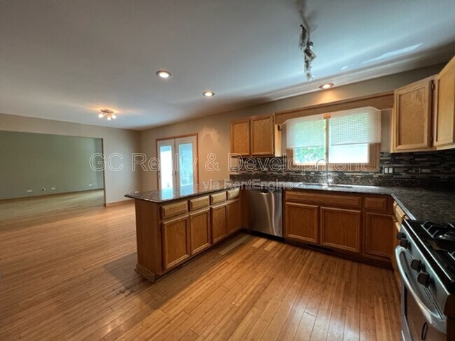Building Photo - 2805 Breckenridge Cir