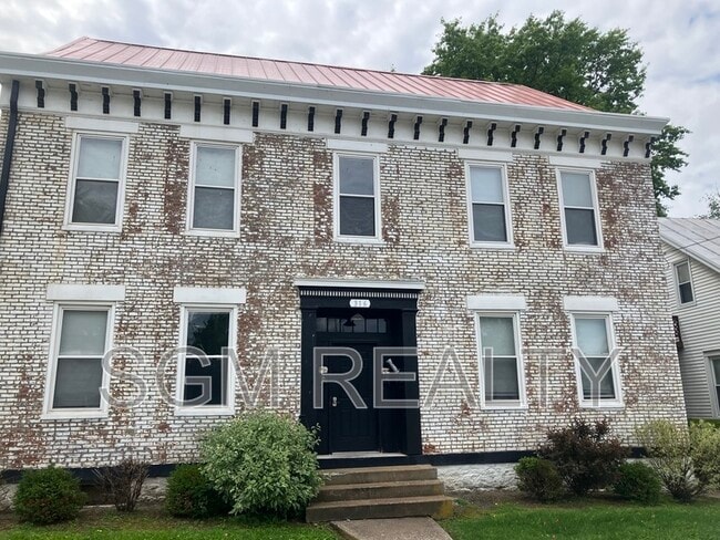 Building Photo - 316 W Mill St