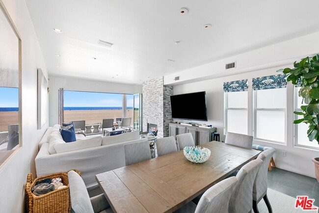 Building Photo - 1341 Palisades Beach Rd