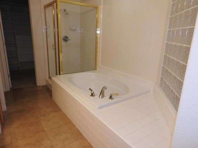 Building Photo - Beautiful Granite Bay Home in Gated Community