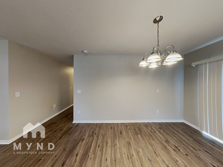 Building Photo - 3608 E 38th Ave