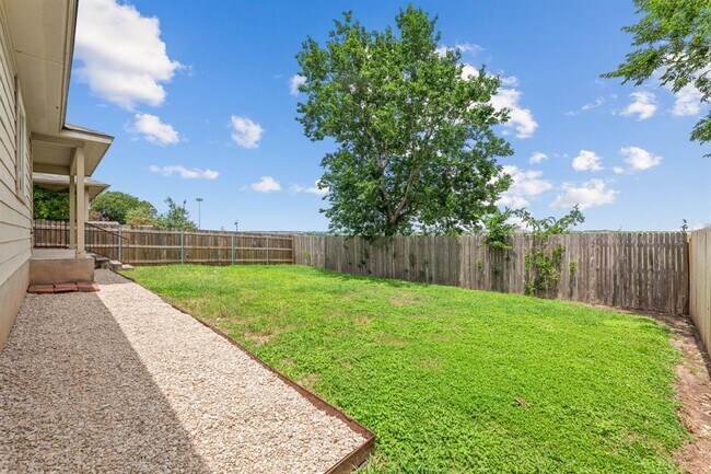 Building Photo - 410 Brazoria Trail