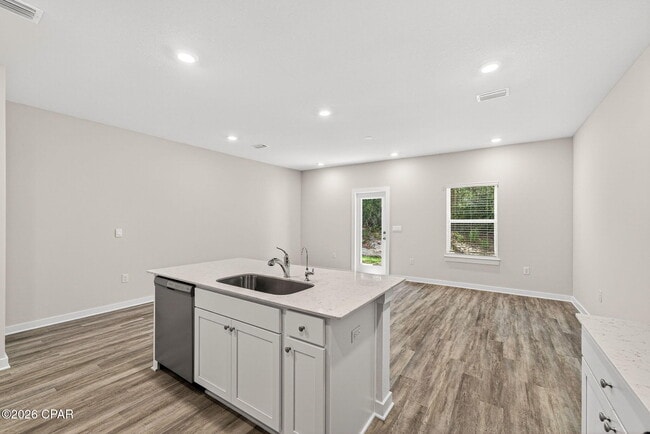 Building Photo - 41 S Main Deck Dr