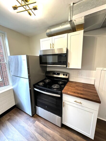 Building Photo - 2992 W McMicken Ave