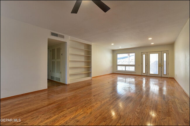 Building Photo - 3609 Okeefe Dr