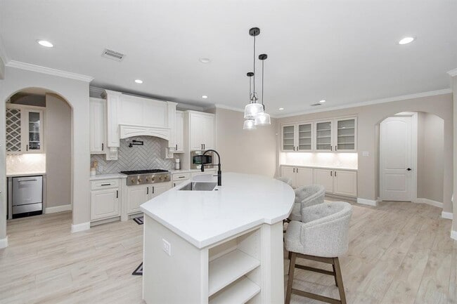 Building Photo - 1000 Bolivar Point Ln