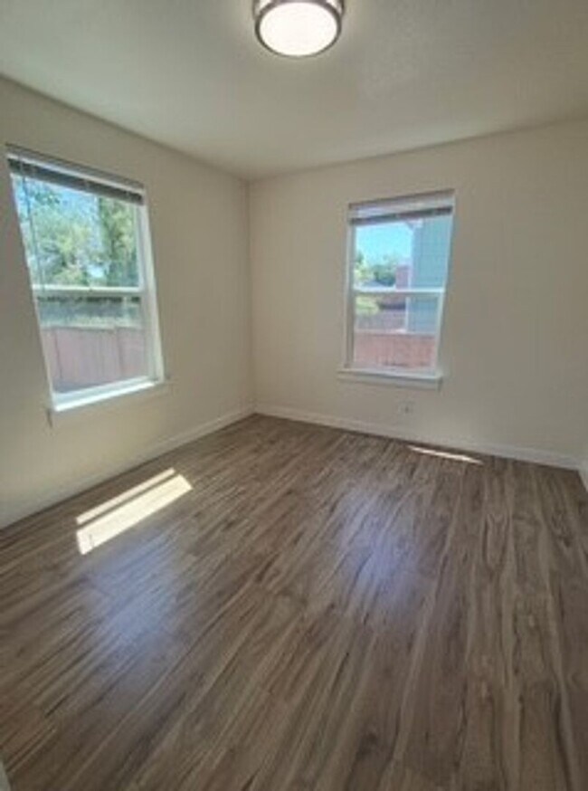 Building Photo - 2680 Edison St