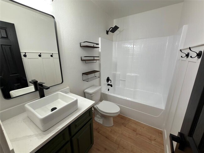 Building Photo - 5705 Marblewood Dr