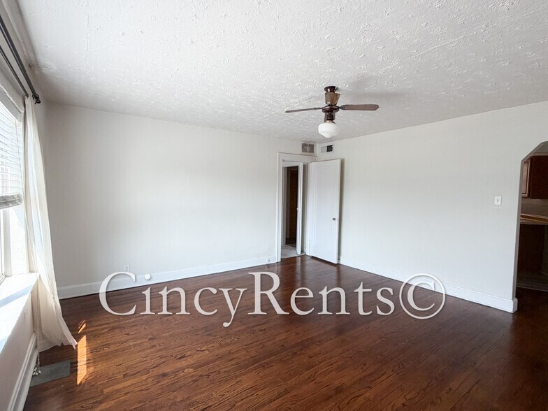 Building Photo - 3540 Columbia Pky