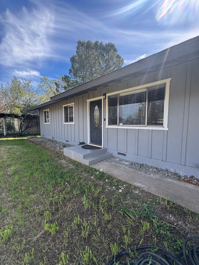Building Photo - CUTE 3 BED 2 BATH IN COTTONWWOOD, CA