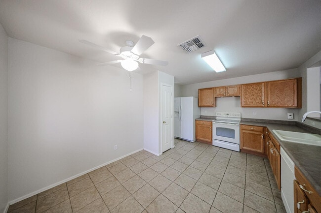 Building Photo - 16034 W Winchcomb Dr