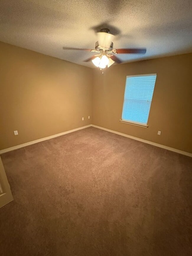 Building Photo - 311 Dahlquist Dr