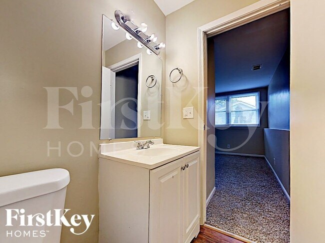 Building Photo - 1838 Ashwood Ln